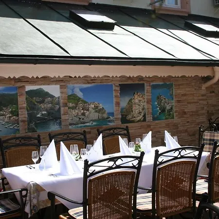 بيت ضيافة Restaurant Da Franco راستات