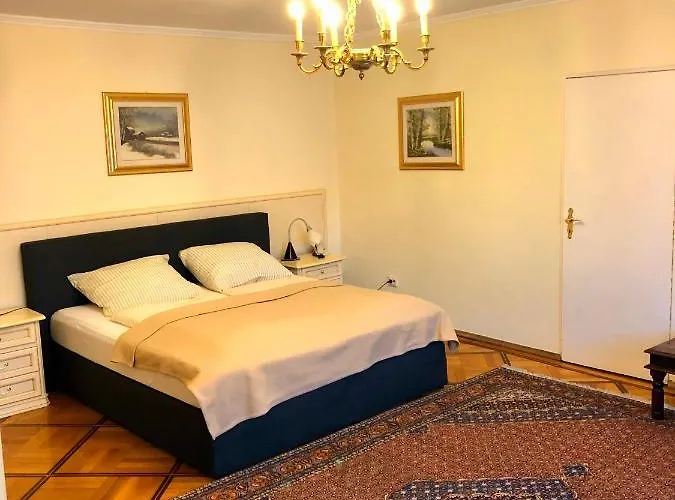 בית הארחה Restaurant Da Franco ראסטאט